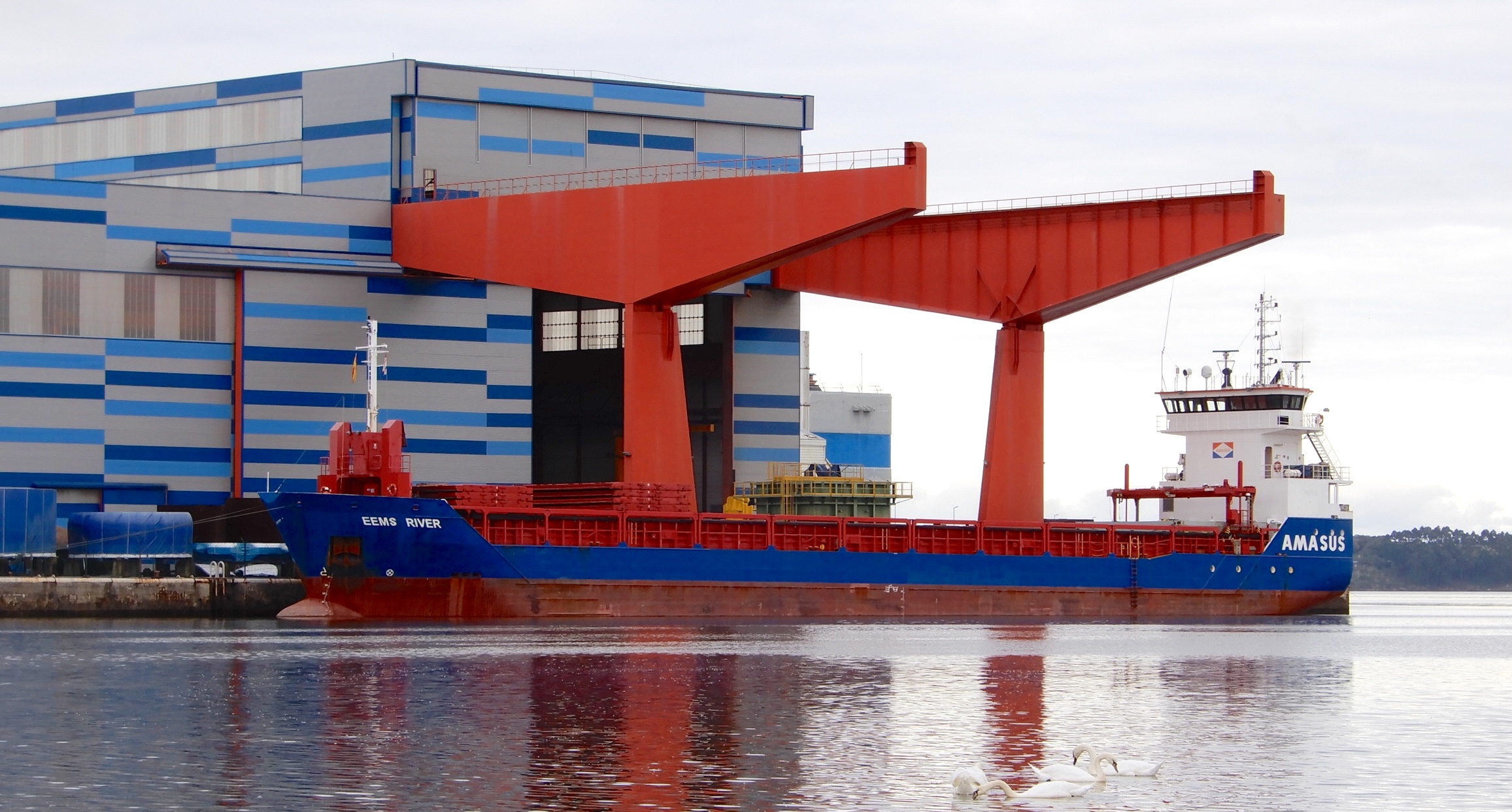 Outboard engine delivery in Santander